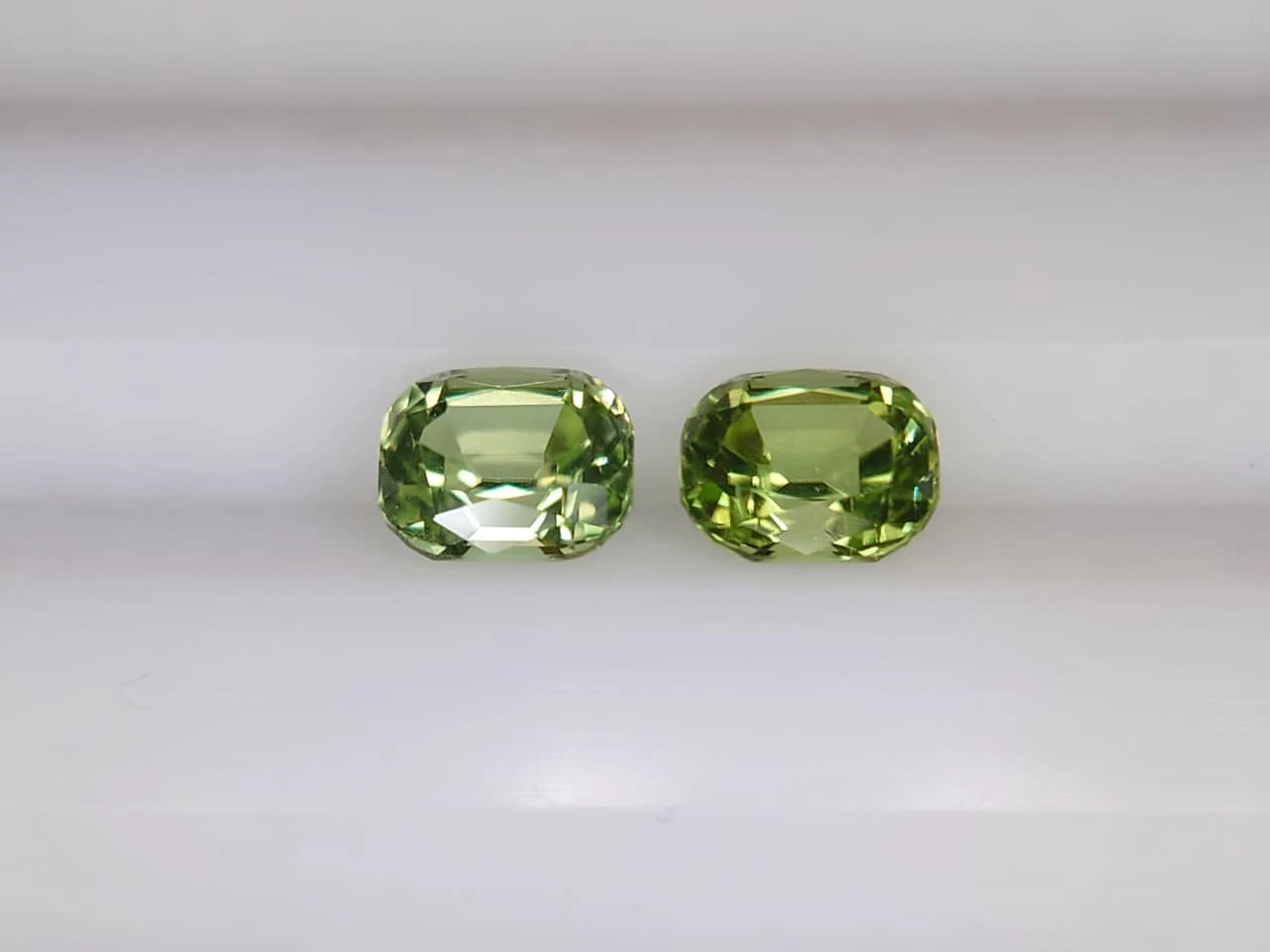 1.2ct Natural Cushion Faceted Pair of peridot from Pakistan — view 2